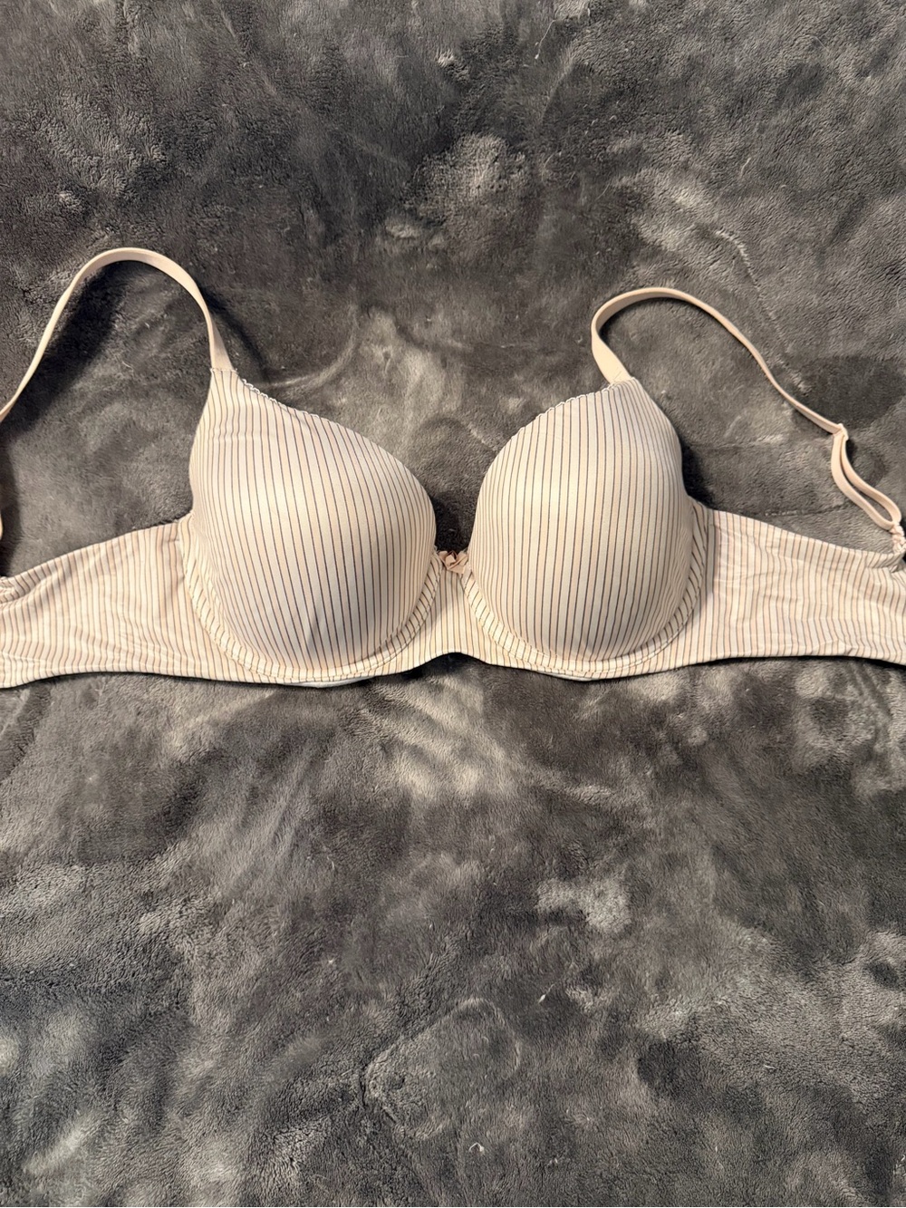 Victoria's Secret Beige Pinstripe T-Shirt Bra